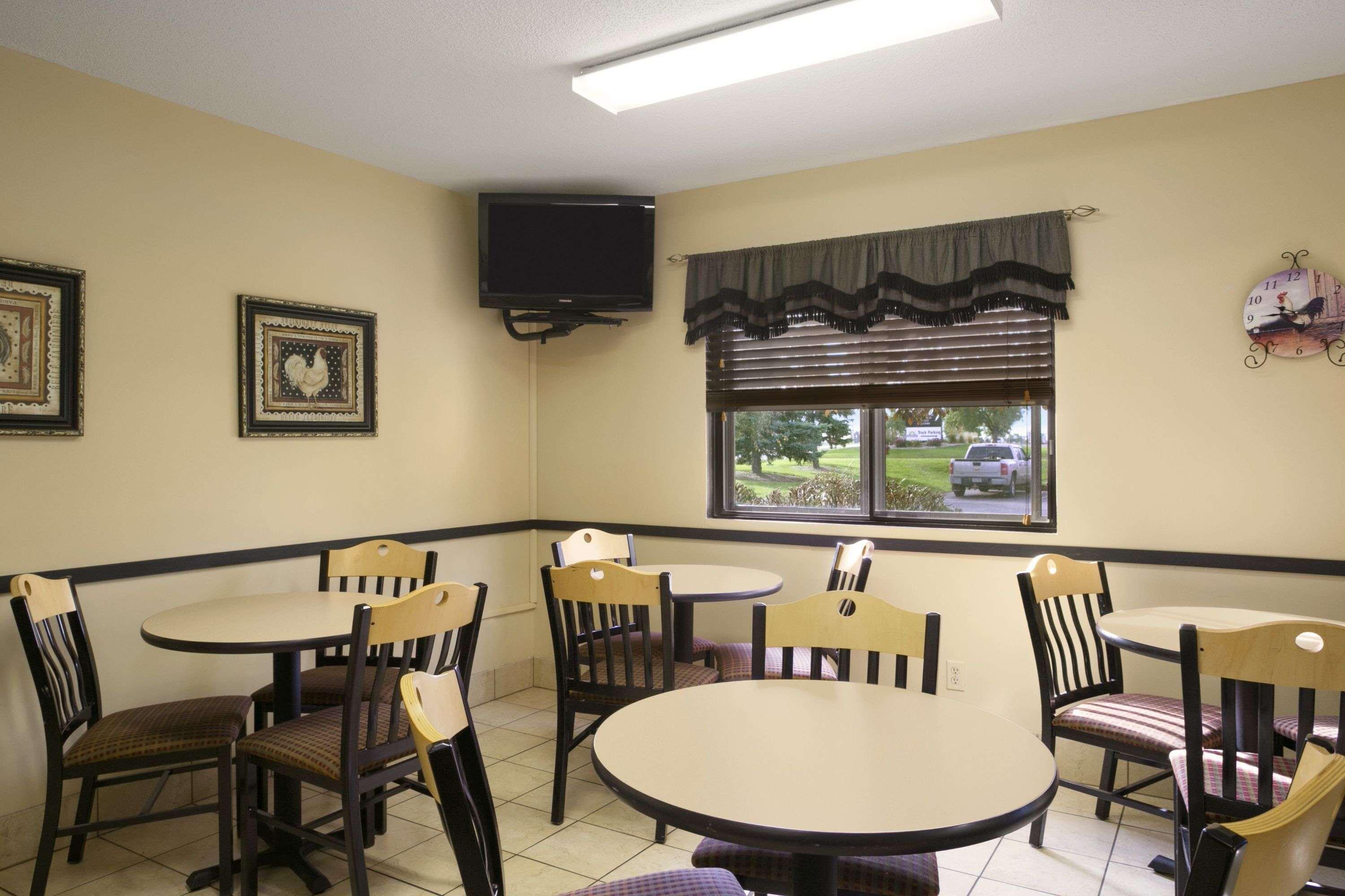 Super 8 By Wyndham Alexandria Mn Motel Luaran gambar