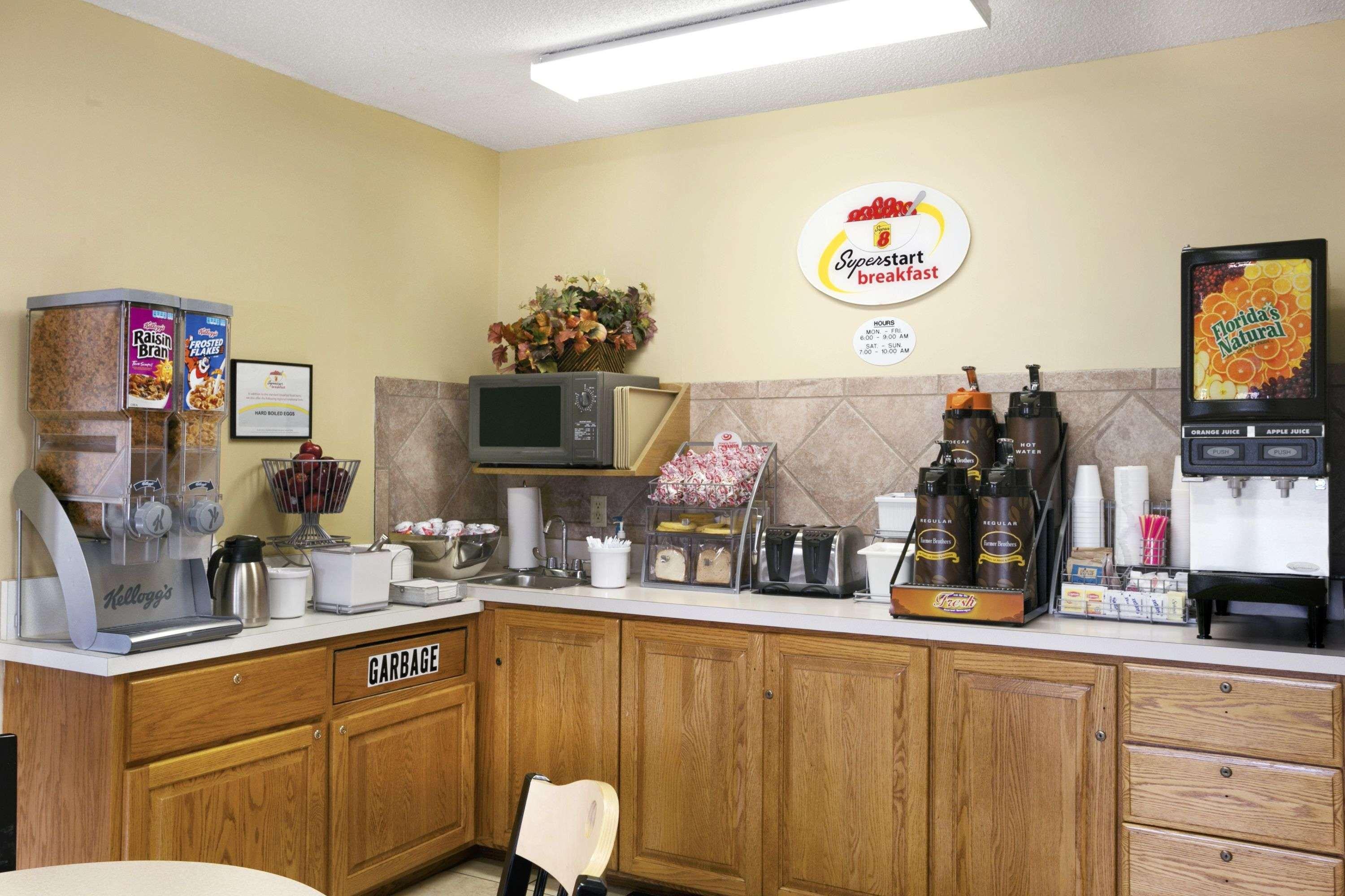 Super 8 By Wyndham Alexandria Mn Motel Luaran gambar