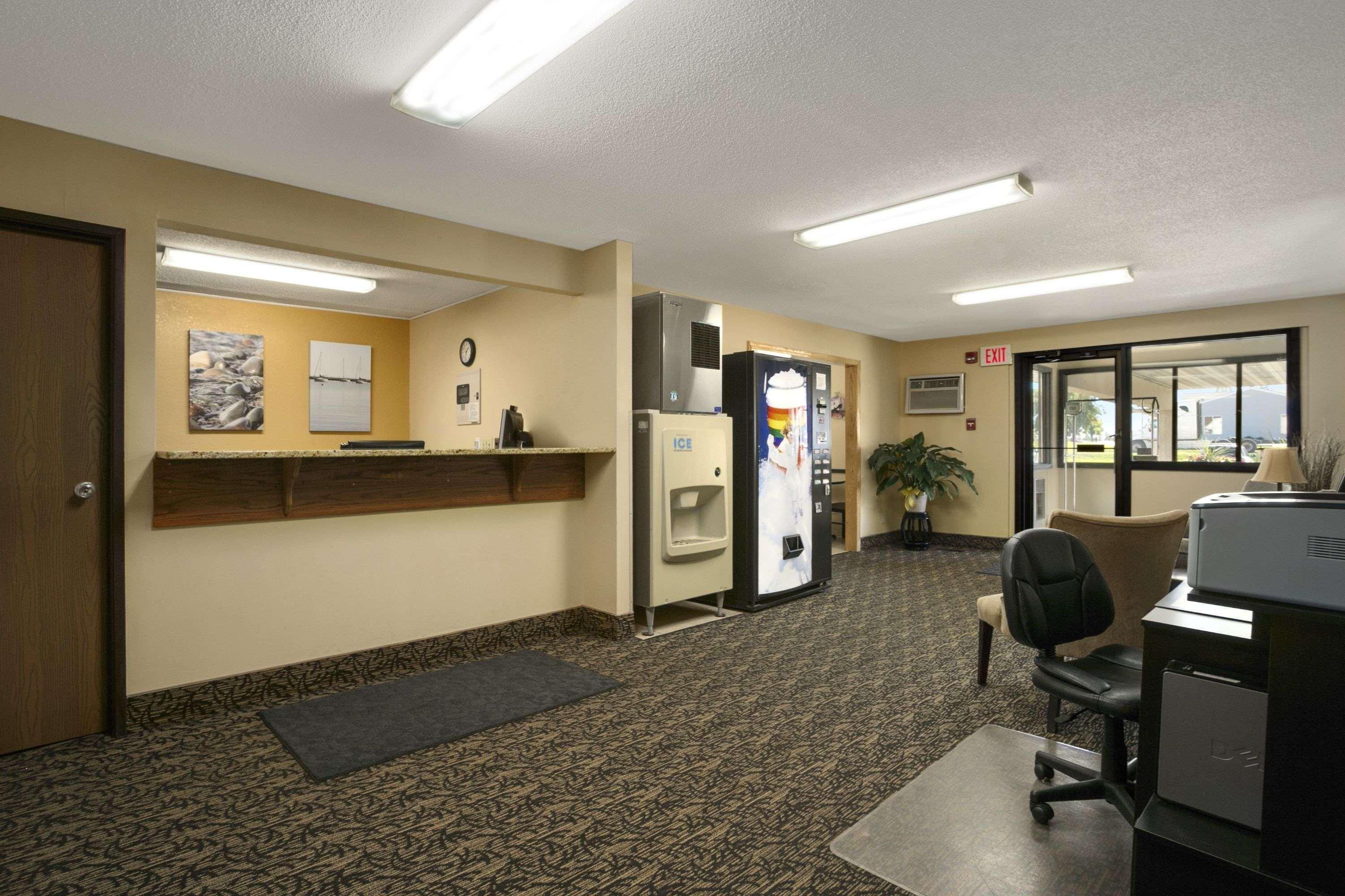 Super 8 By Wyndham Alexandria Mn Motel Luaran gambar